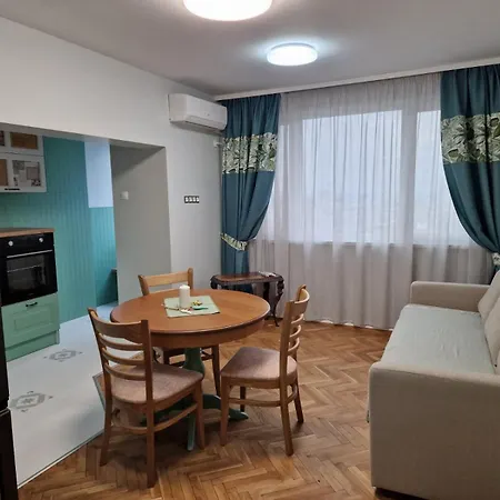 Апартамент Варна Център Пирин 50 Apartment Varna