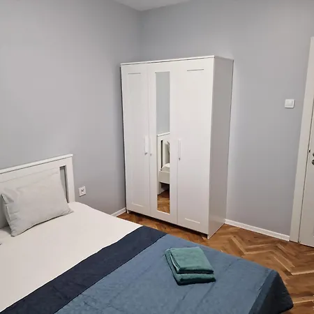 Апартамент Варна Център Пирин 50 Apartment