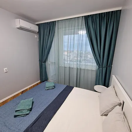Апартамент Варна Център Пирин 50 Apartment *